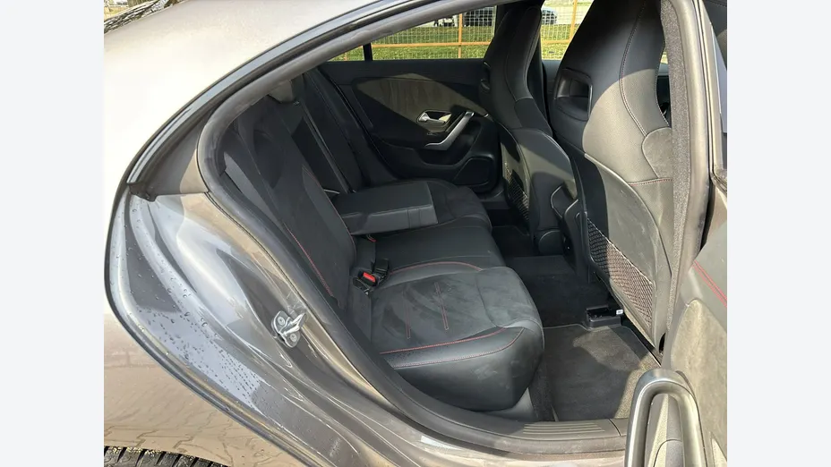 MERCEDES-BENZ CLA -