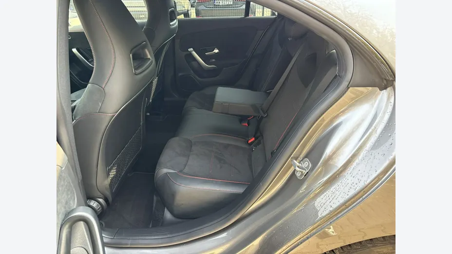 MERCEDES-BENZ CLA -