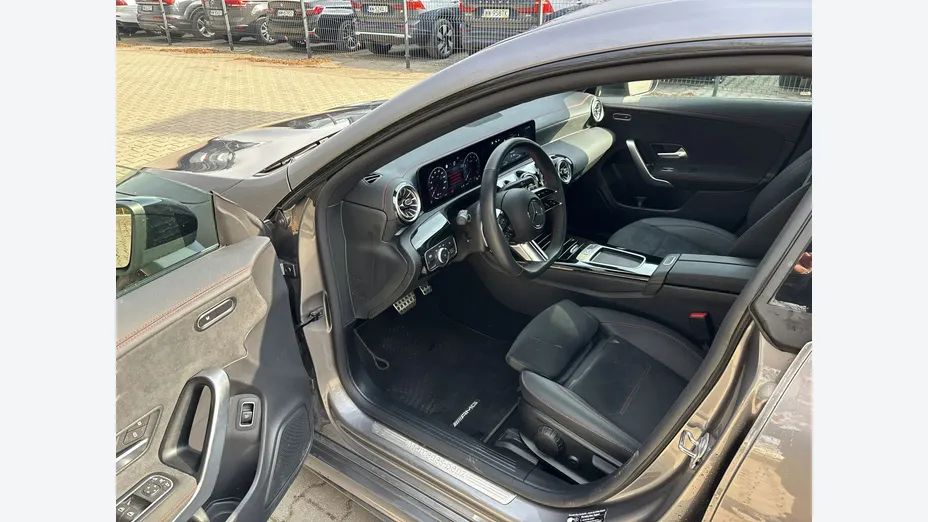 MERCEDES-BENZ CLA -