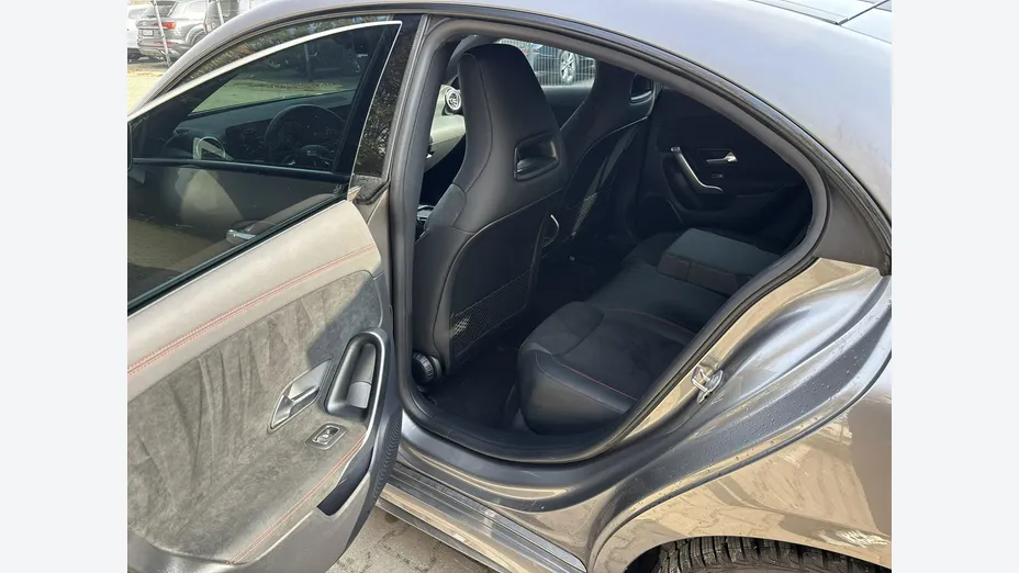 MERCEDES-BENZ CLA -