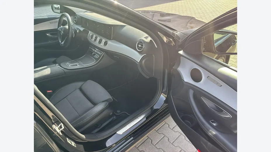 MERCEDES-BENZ E Klasa -