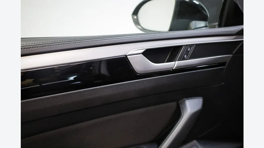 VOLKSWAGEN Arteon -