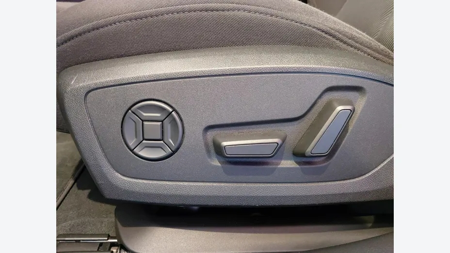 AUDI A6 -