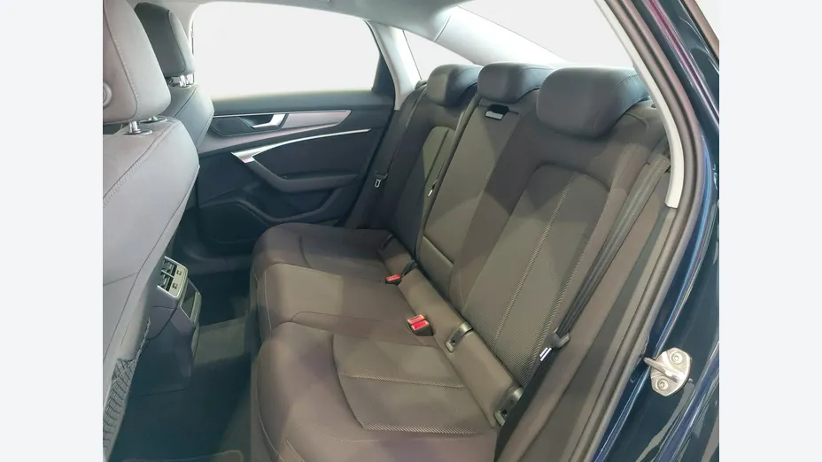 AUDI A6 -