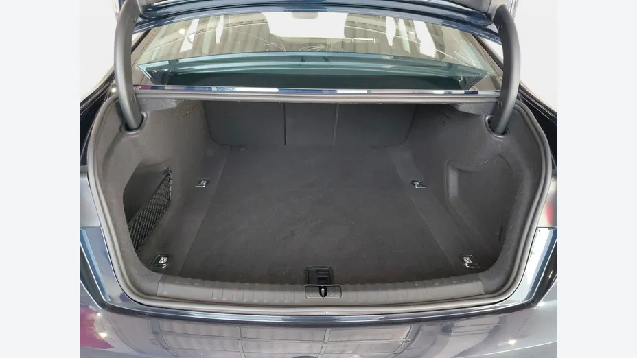 AUDI A6 -