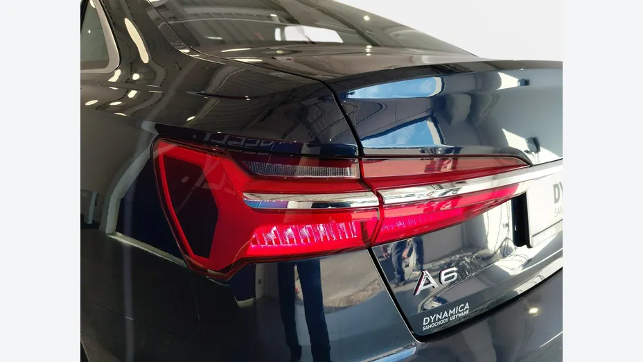 AUDI A6 -