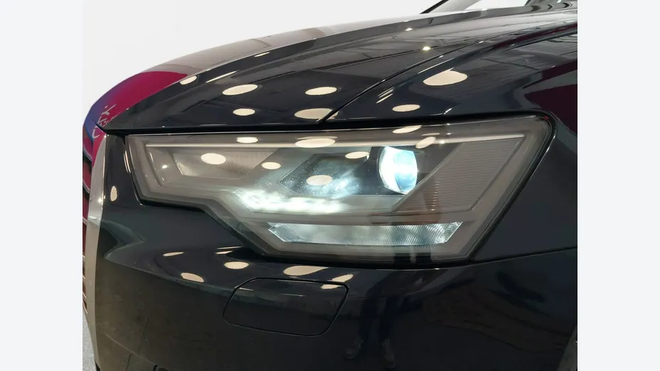 AUDI A6 -
