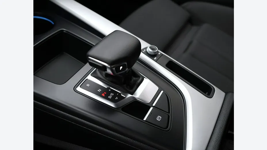 AUDI A4 -
