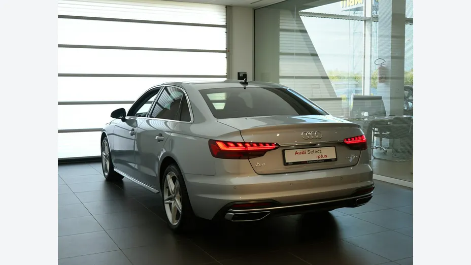 AUDI A4 -