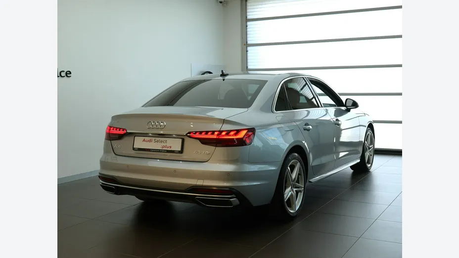 AUDI A4 -
