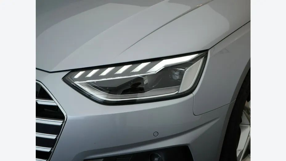 AUDI A4 -