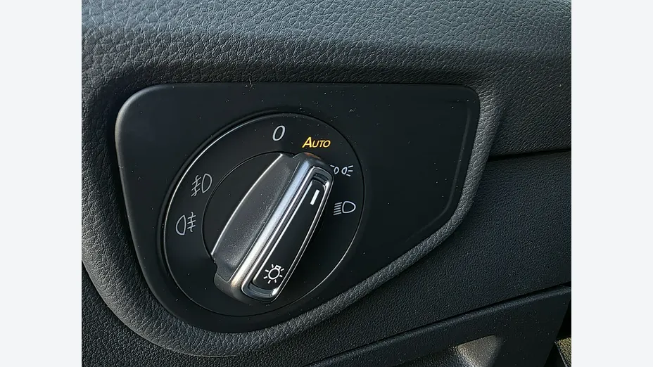 VOLKSWAGEN Touran -