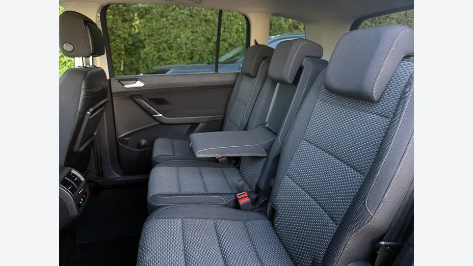 VOLKSWAGEN Touran -