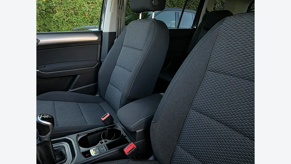 VOLKSWAGEN Touran -