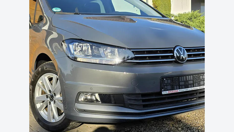 VOLKSWAGEN Touran -