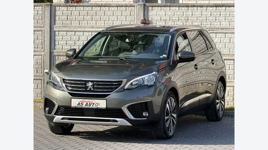 PEUGEOT 5008 -
