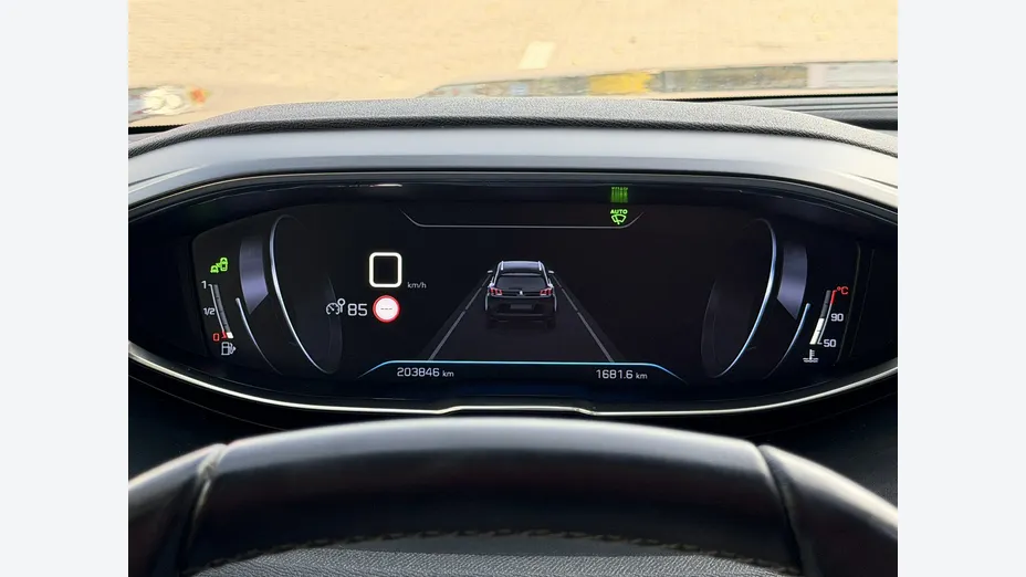 PEUGEOT 5008 -