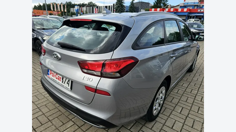 HYUNDAI i30 -