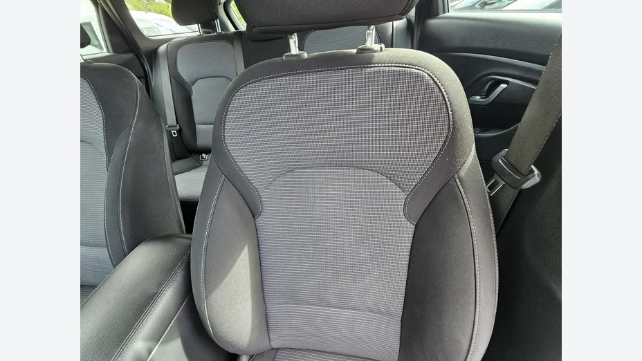 HYUNDAI i30 -