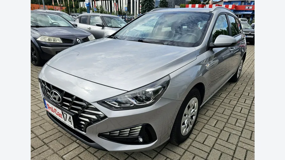HYUNDAI i30 -