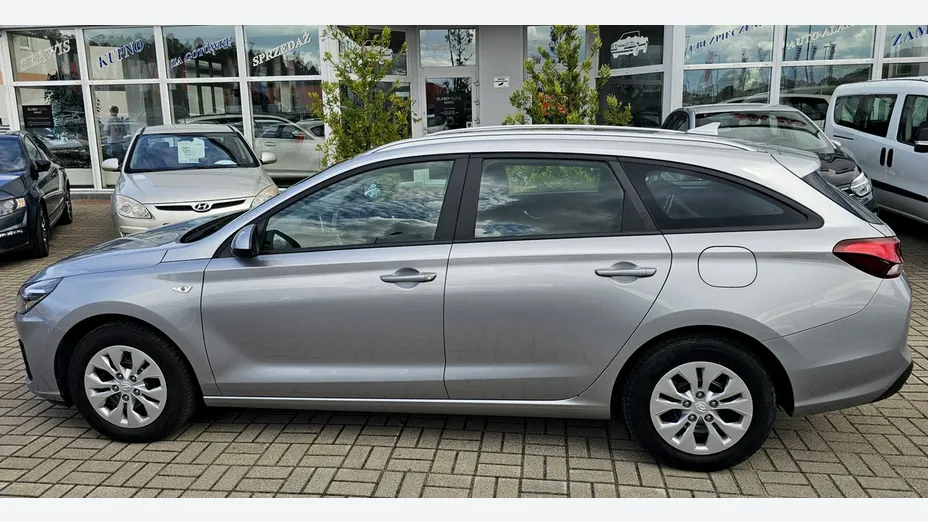 HYUNDAI i30 -