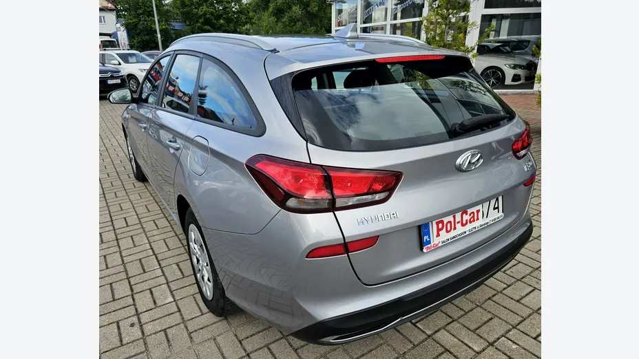 HYUNDAI i30 -