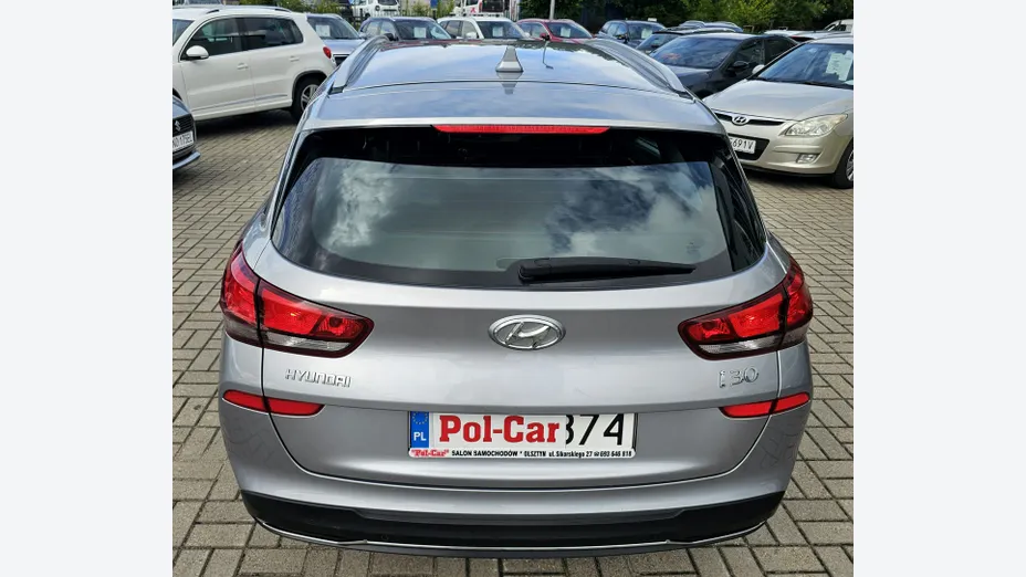 HYUNDAI i30 -