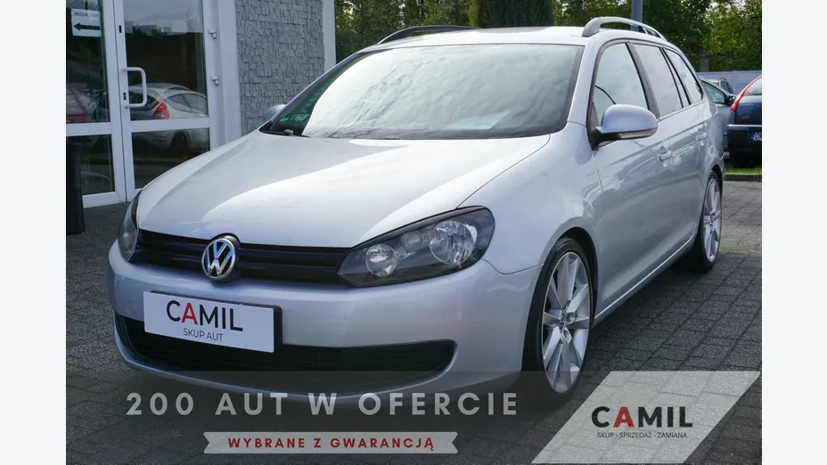 VOLKSWAGEN Golf -