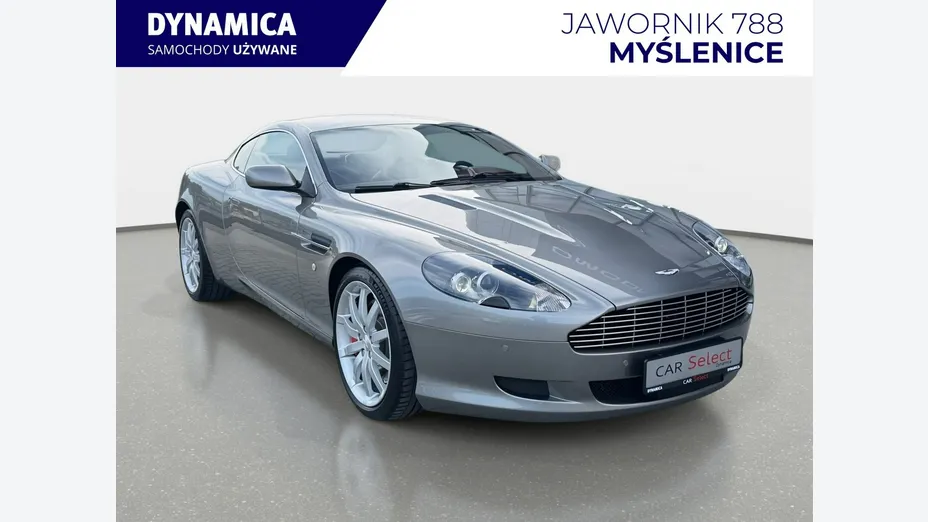 ASTON MARTIN DB9 -