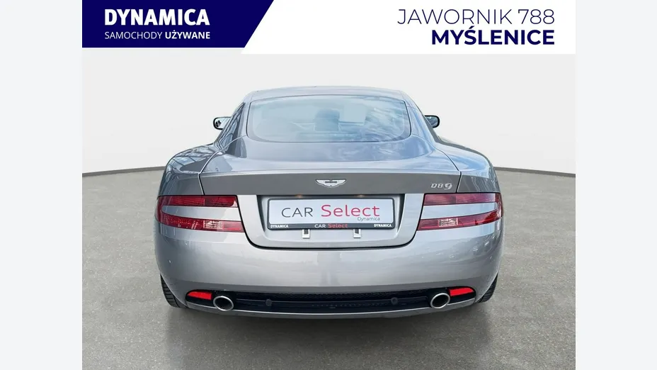ASTON MARTIN DB9 -