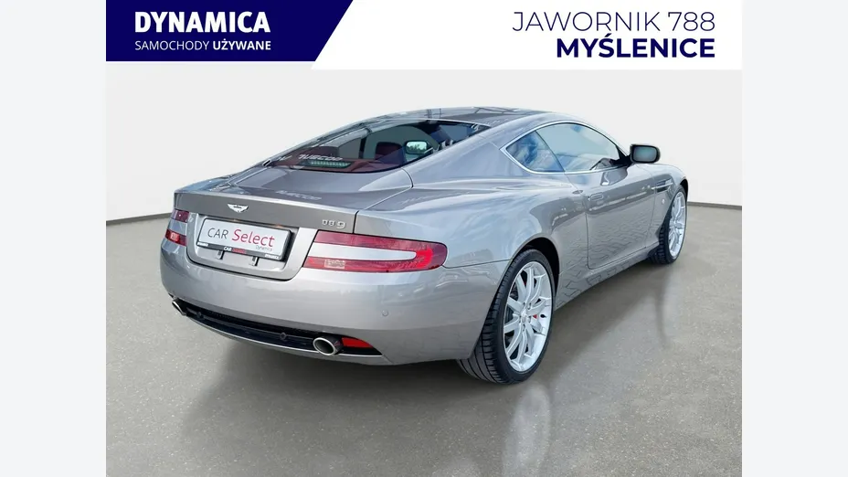 ASTON MARTIN DB9 -