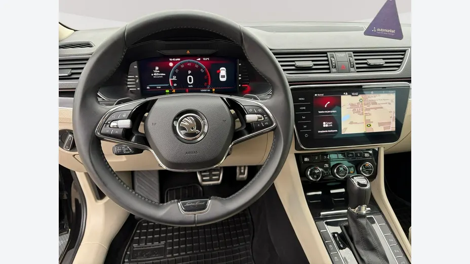 SKODA Superb -