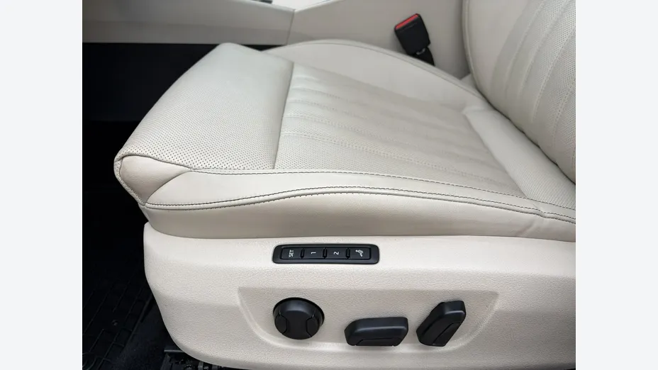 SKODA Superb -