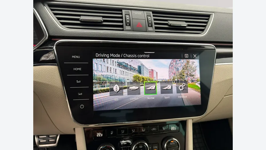 SKODA Superb -