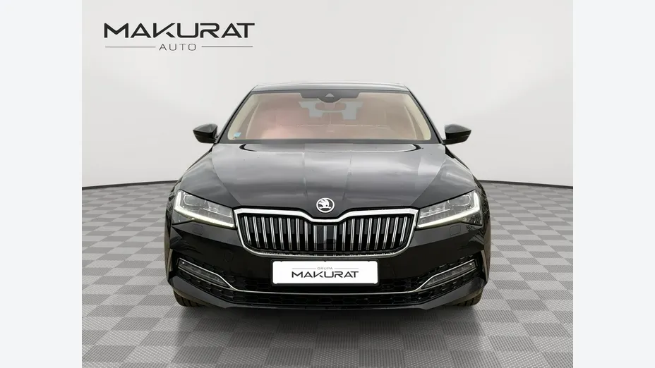 SKODA Superb -