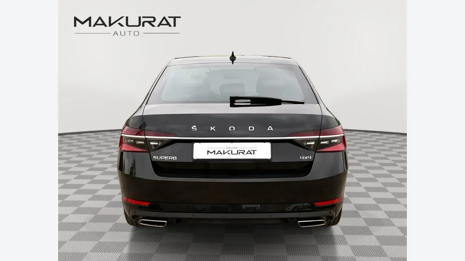 SKODA Superb -