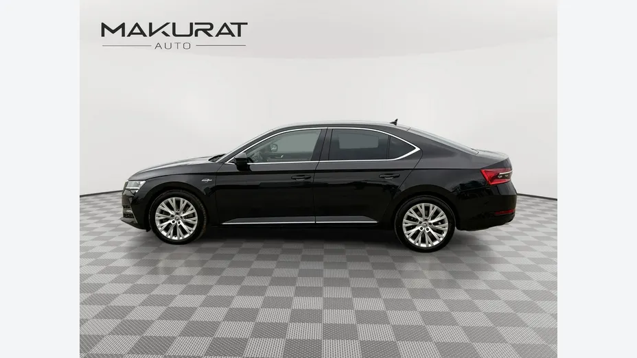SKODA Superb -