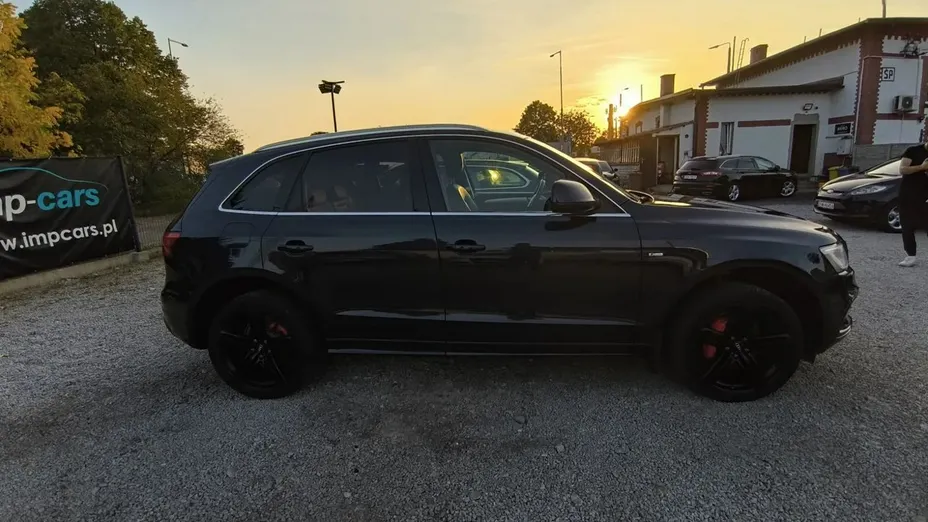 AUDI Q5 -