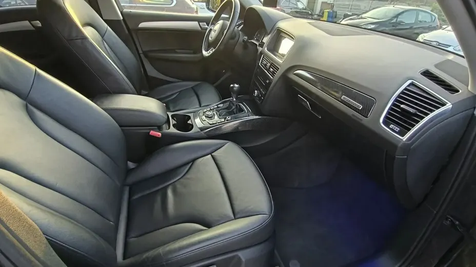 AUDI Q5 -