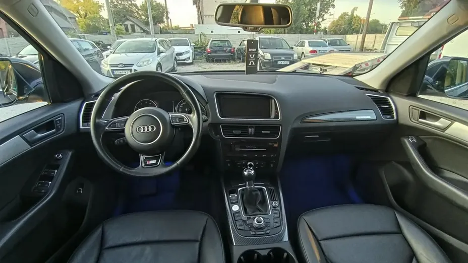 AUDI Q5 -