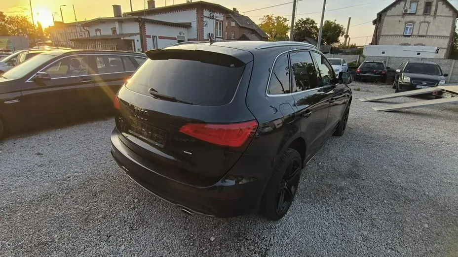 AUDI Q5 -