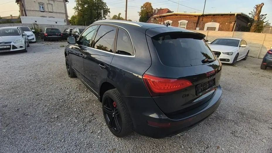 AUDI Q5 -