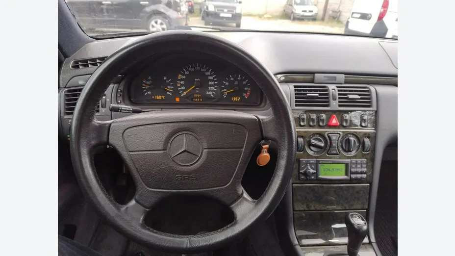 MERCEDES-BENZ E Klasa -
