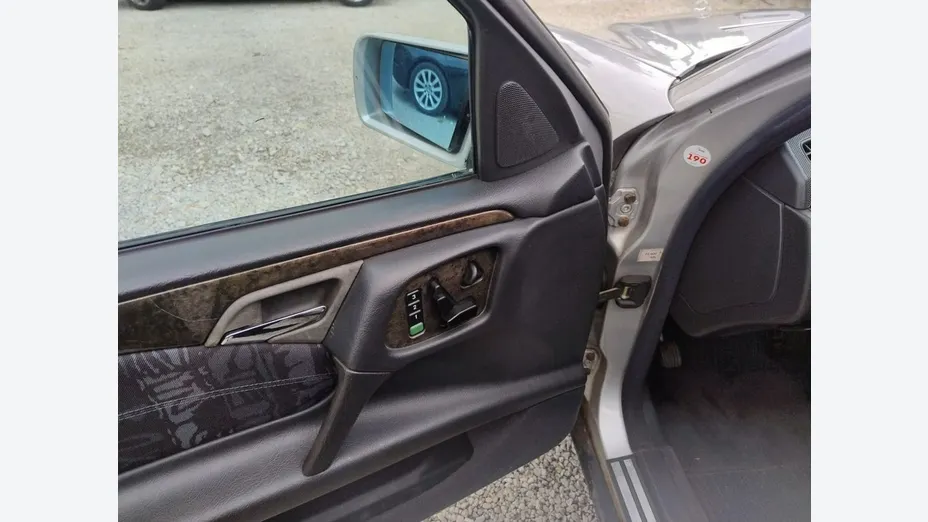 MERCEDES-BENZ E Klasa -