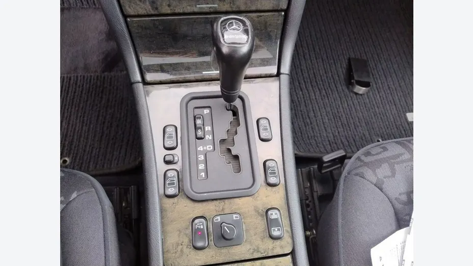 MERCEDES-BENZ E Klasa -