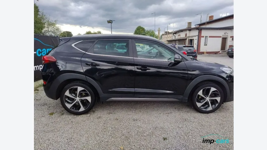 HYUNDAI Tucson -
