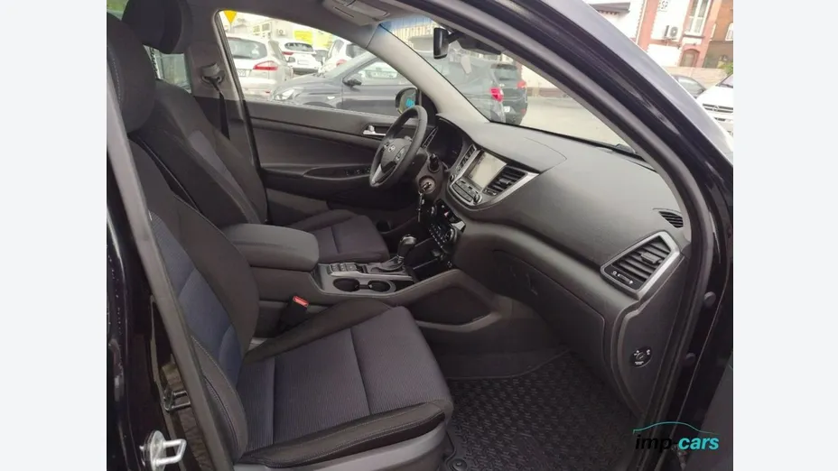 HYUNDAI Tucson -