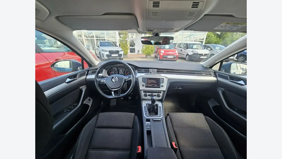 VOLKSWAGEN Passat -