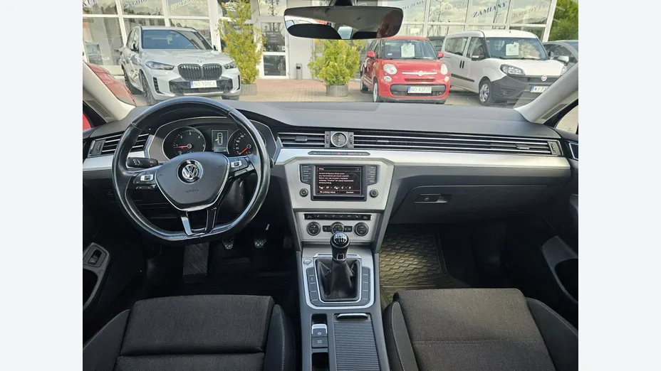 VOLKSWAGEN Passat -