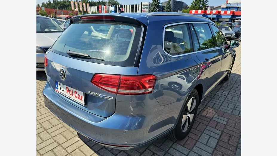 VOLKSWAGEN Passat -